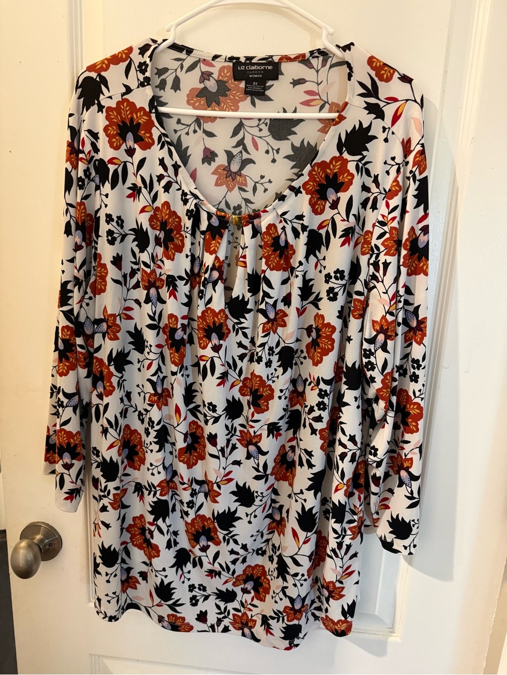 Liz Claiborne White Long-Sleeve Floral Scoop Neck Top